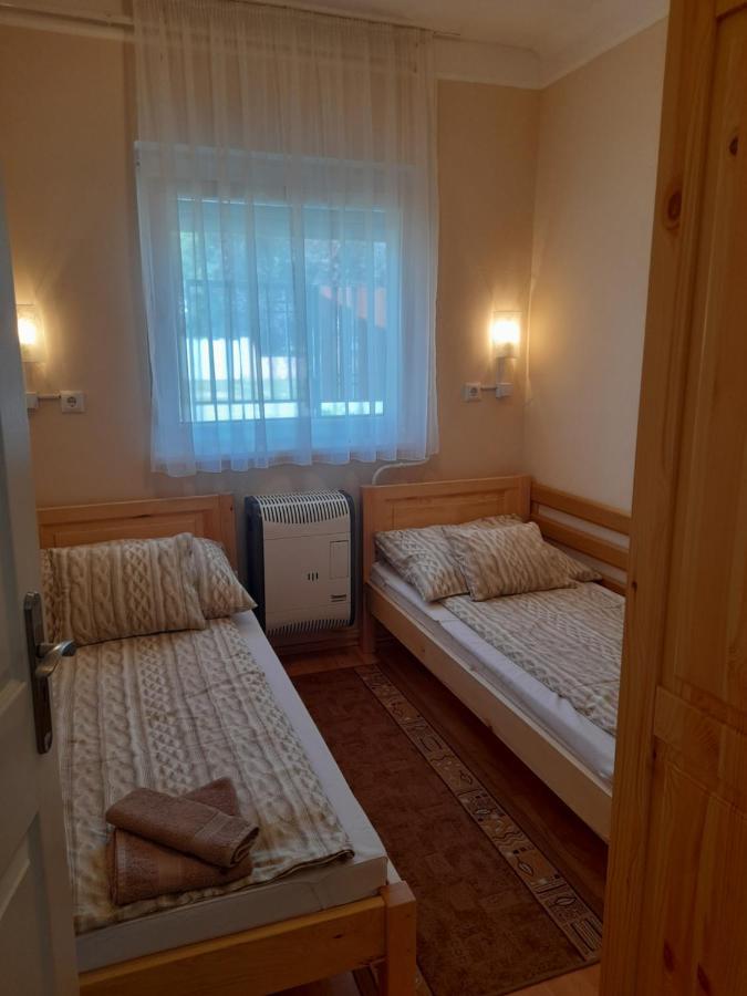 Thermal Apartman Tiszafuered 外观 照片