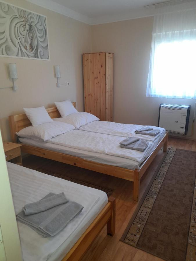Thermal Apartman Tiszafuered 外观 照片