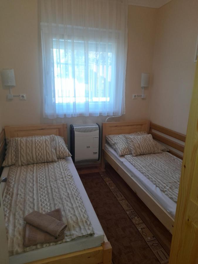 Thermal Apartman Tiszafuered 外观 照片